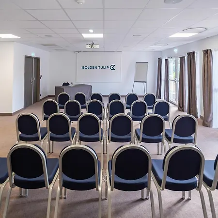 Отель Golden Tulip And Ла-Боль-Эскублак