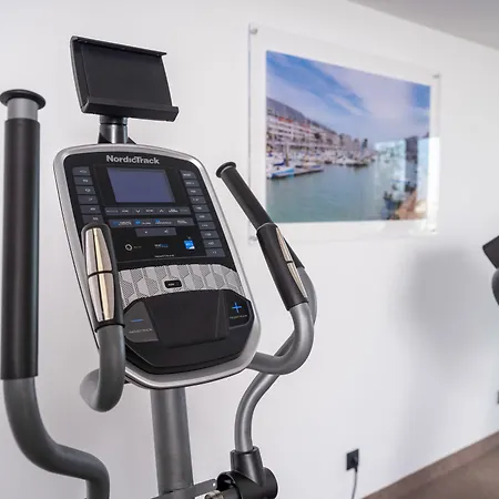 Golden Tulip And Отель