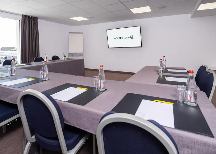 Hotel Golden Tulip And 4*