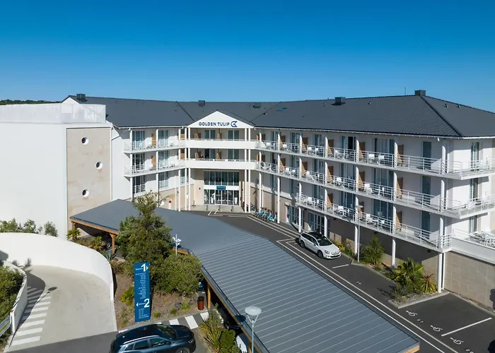 Hotel Golden Tulip And