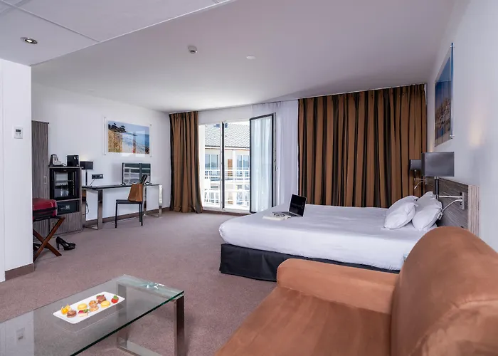 Golden Tulip And Hotel La Baule-Escoublac