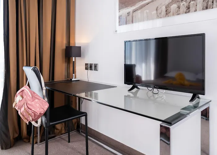 Hotel Golden Tulip And