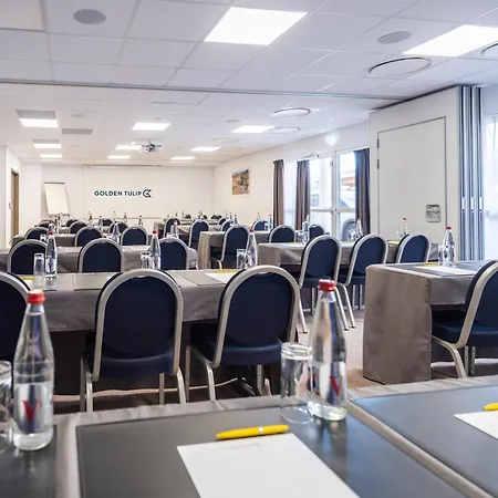 Golden Tulip And Отель Ла-Боль-Эскублак