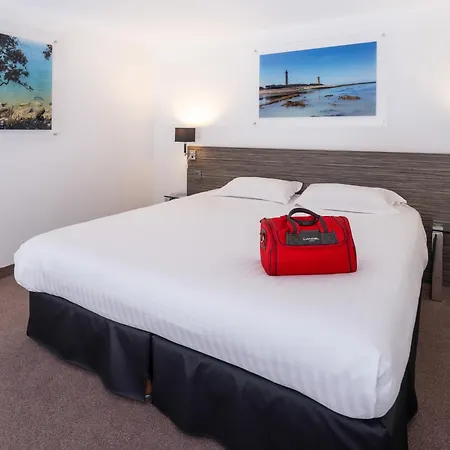 Golden Tulip Hotel