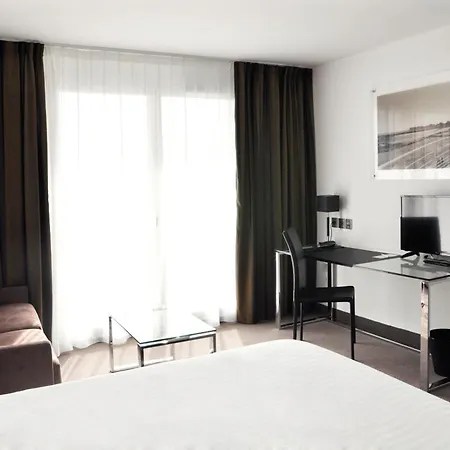 Golden Tulip Hotel&residence Hotel 4*