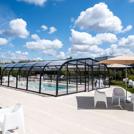 Golden Tulip And Отель 4*