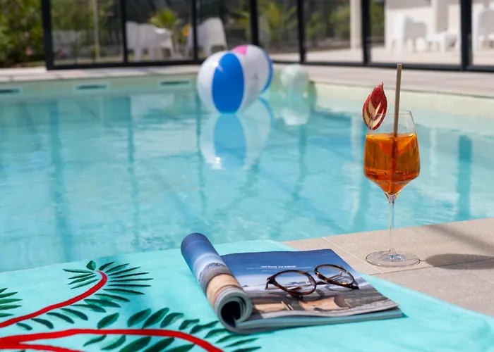 Golden Tulip And 酒店