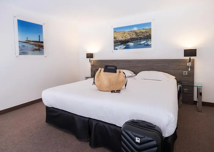 Golden Tulip And 酒店