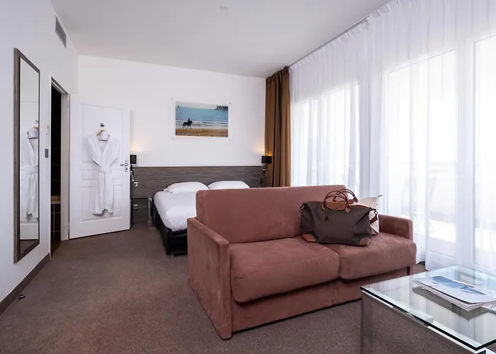 酒店 Golden Tulip And