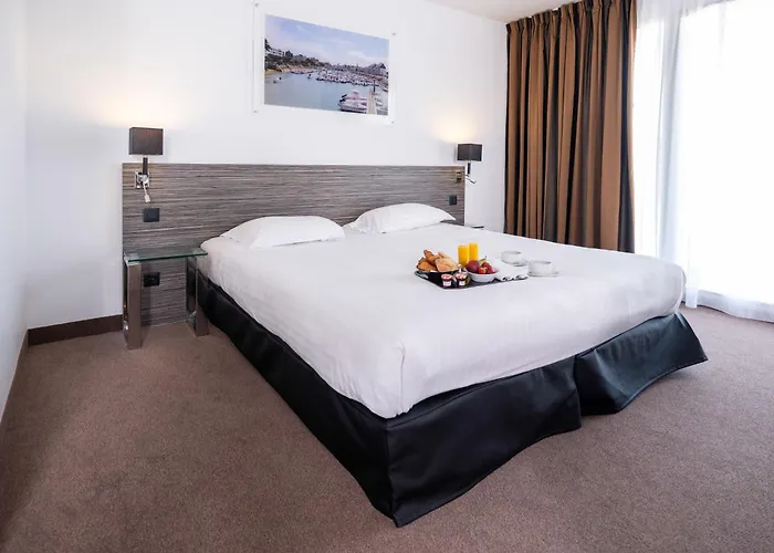 Golden Tulip And La Baule