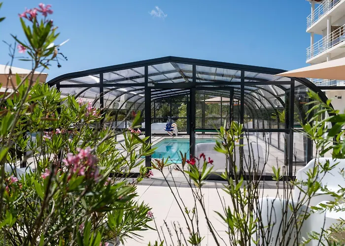 Golden Tulip And 4* La Baule-Escoublac