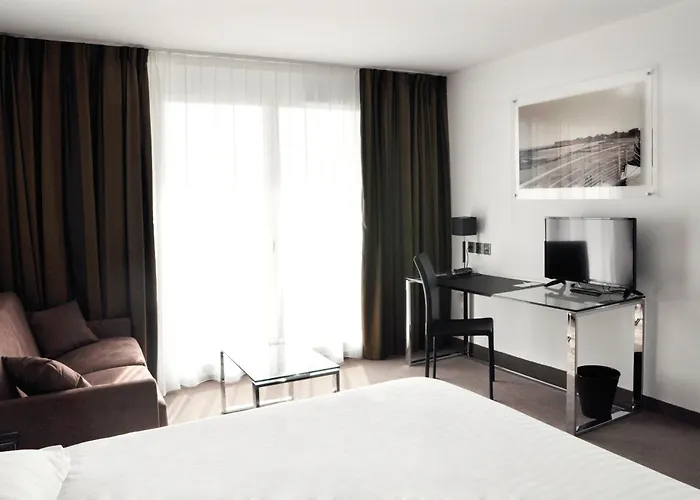 Golden Tulip And 酒店 4*