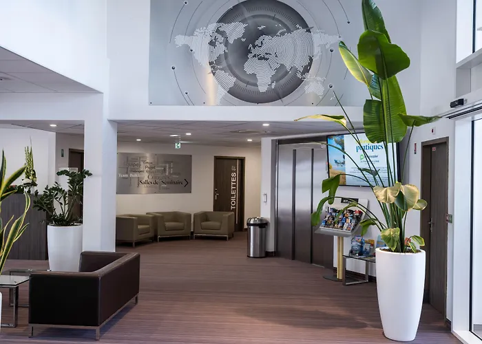 Golden Tulip And 酒店 4*