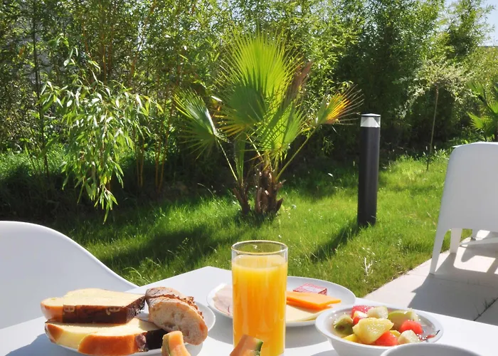 Golden Tulip And 4* La Baule