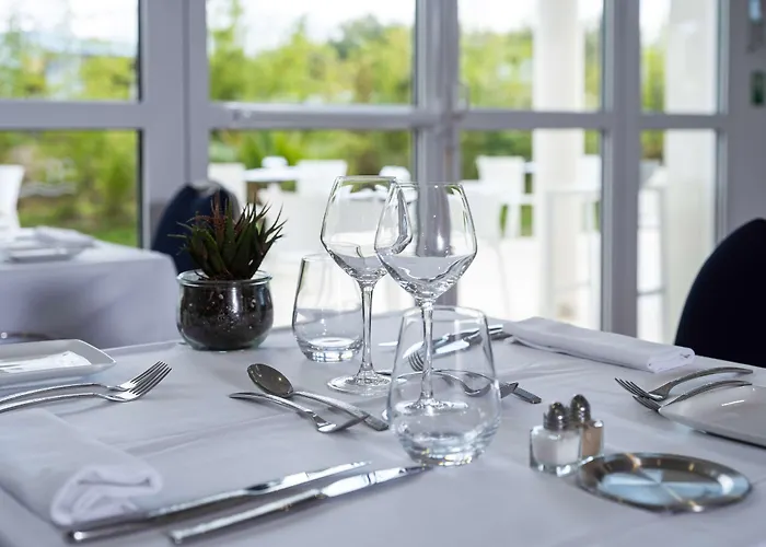 Golden Tulip And 酒店 4*