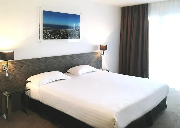 Golden Tulip And La Baule